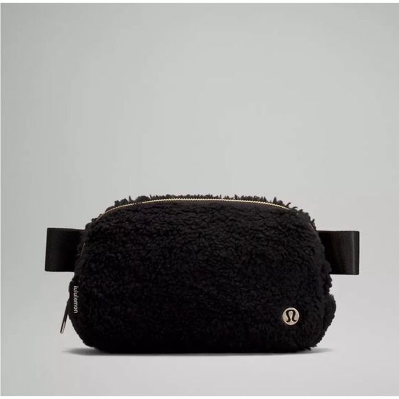 🆕 NWT Lululemon Fleece Everywhere Belt Bag Black - Picture 2 of 10
